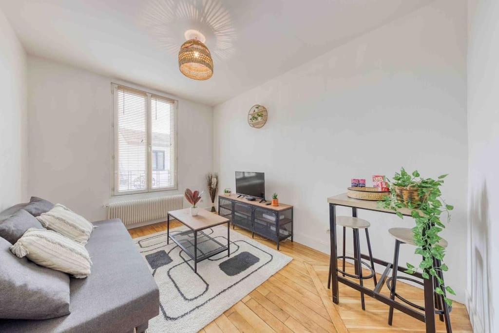 Appartement Cosy Au Calme, Proche De Paris Et Du Rer B Gentilly Esterno foto
