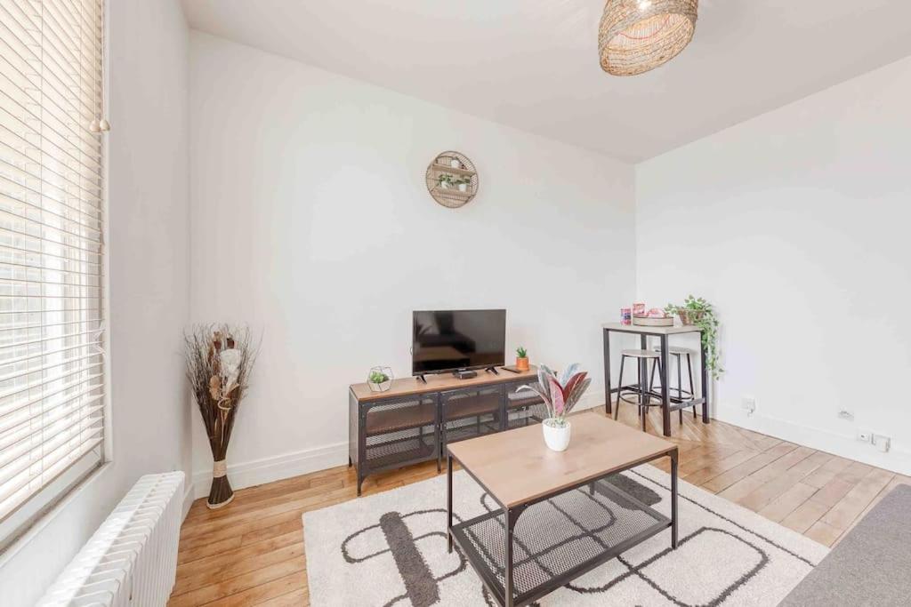 Appartement Cosy Au Calme, Proche De Paris Et Du Rer B Gentilly Esterno foto